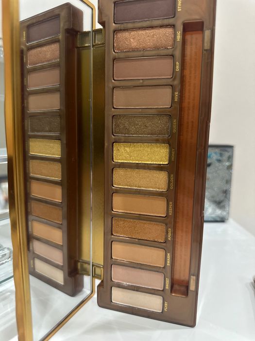 Urban Decay Honey - paleta cieni