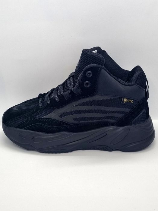 Жіночі кросівки Adidas Yeezy Boost 700 V2 (-21/хутро/waterproof/38-41)