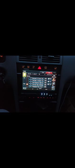 KENWOOD  с выезжающим экраном