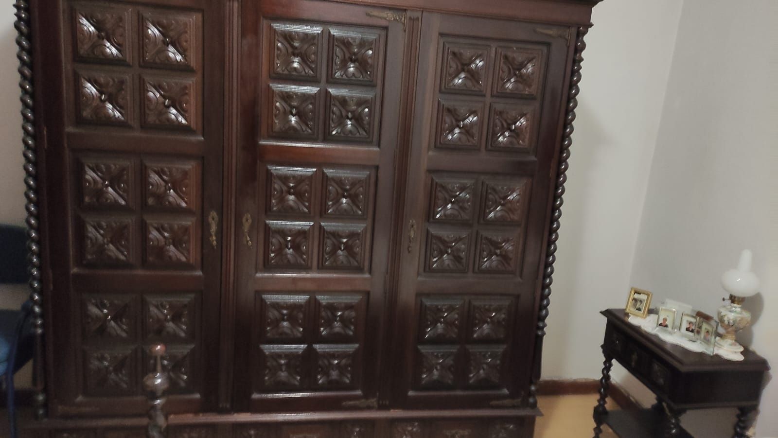 Quarto antigo completo