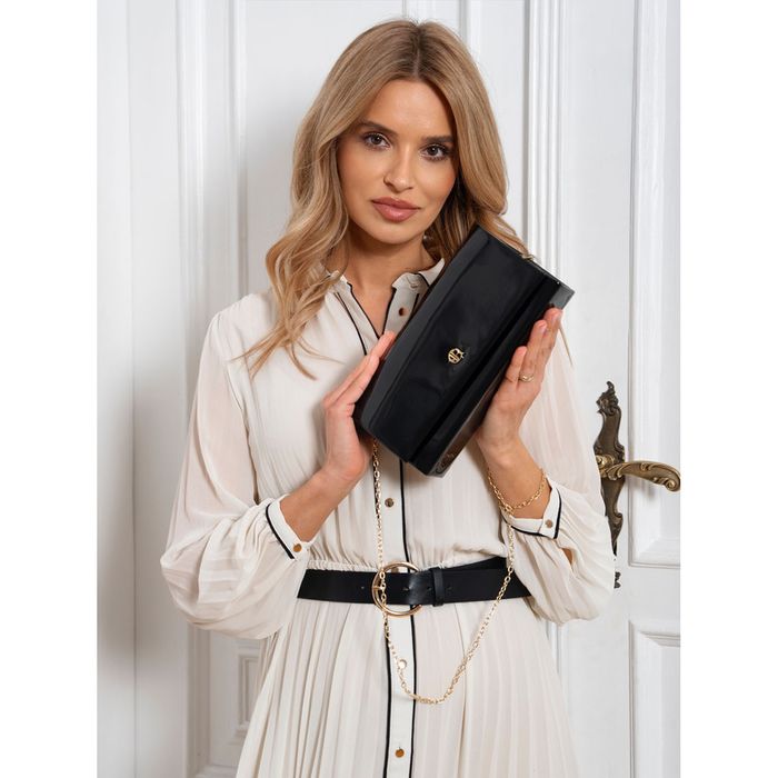 czarna, lakierowana kopertówka damska ze skóry ekologicznej