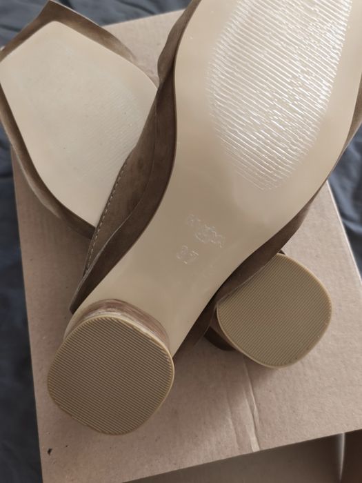 Мюлі hvoya wings 37 натуральна замша