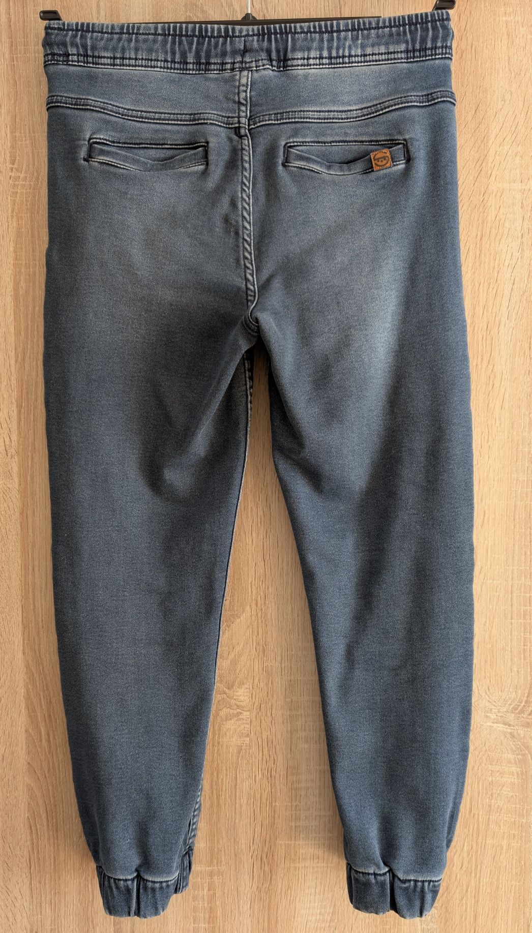 Jogger spodnie jeans firmy Cool Club