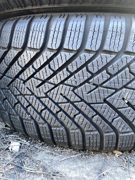 225 40 18 Pirelli Winter 2 99% Зима 2024 Гарантія
