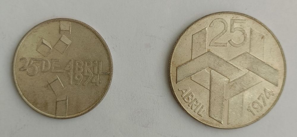 Moedas comemorativas do 25 de Abril de 1974.