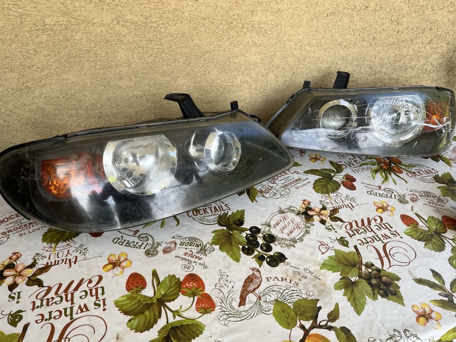 Reflektor lampa prawa Nissan Almera n16