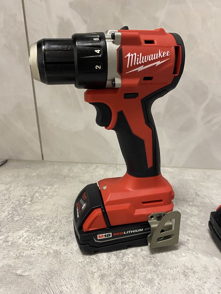 Milwaukee 3692-22CT шуруповерт та імпакт тестований привезено з США