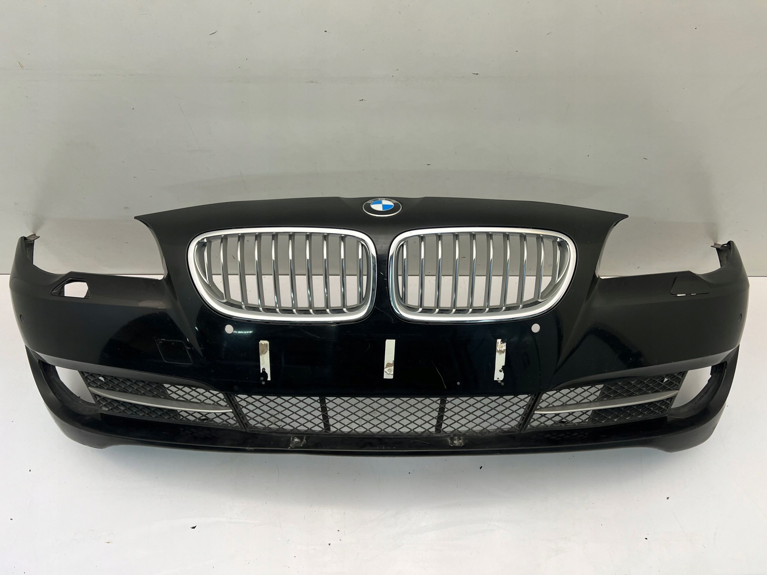 BMW F10 F11 Zderzak Przedni przód 4xPDC pod Spryski 10-13 n