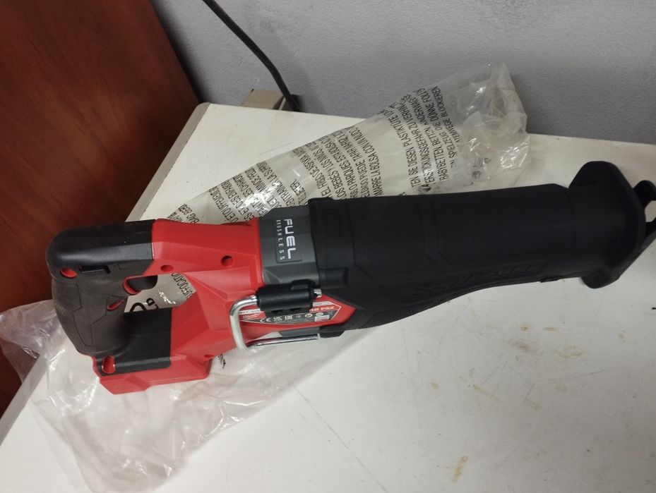 Piła szablasta Milwauke M18 FSZ