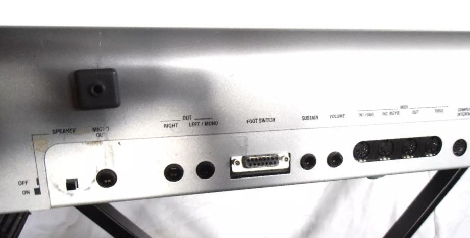 Teclado Ketron SD5