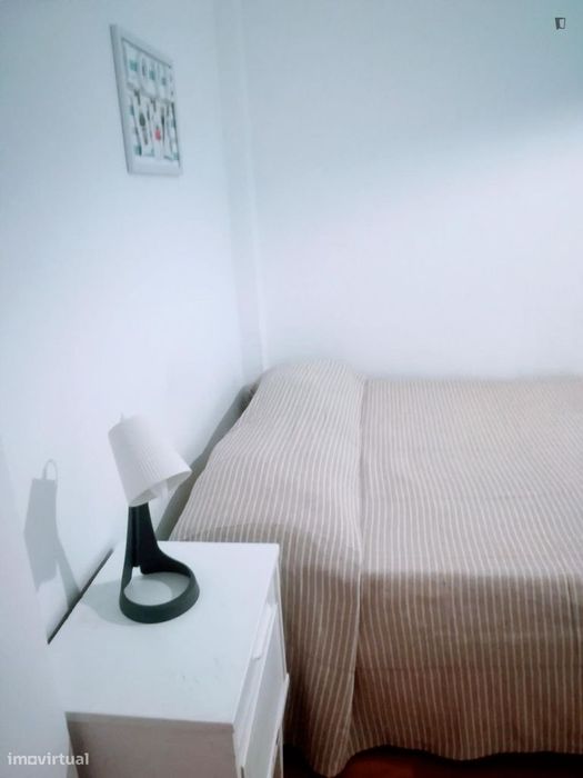 Quarto - localizado em Estrela Lisbon