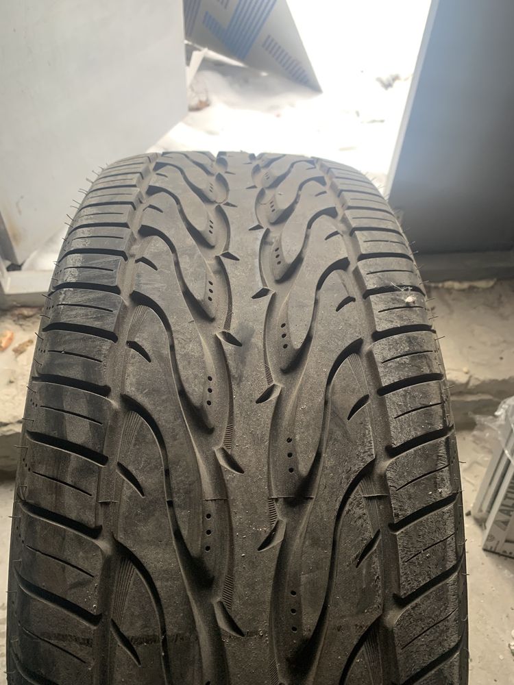 Резина нова 285/50 R20 Toyo Proxes S/T 2