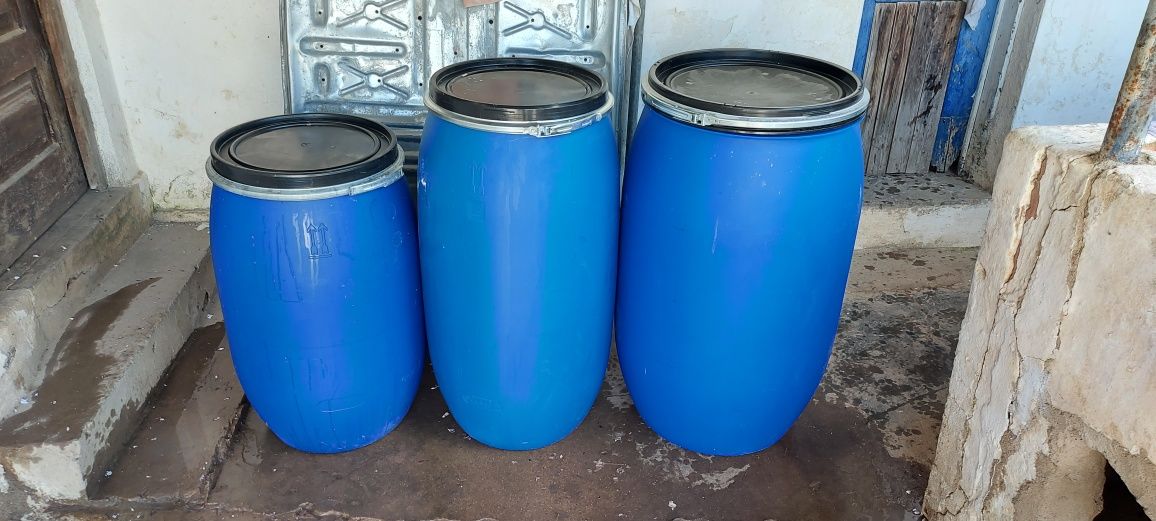 Barricas plástico 30, 60, 100, 130, 170 e 220 litros c/ tampa