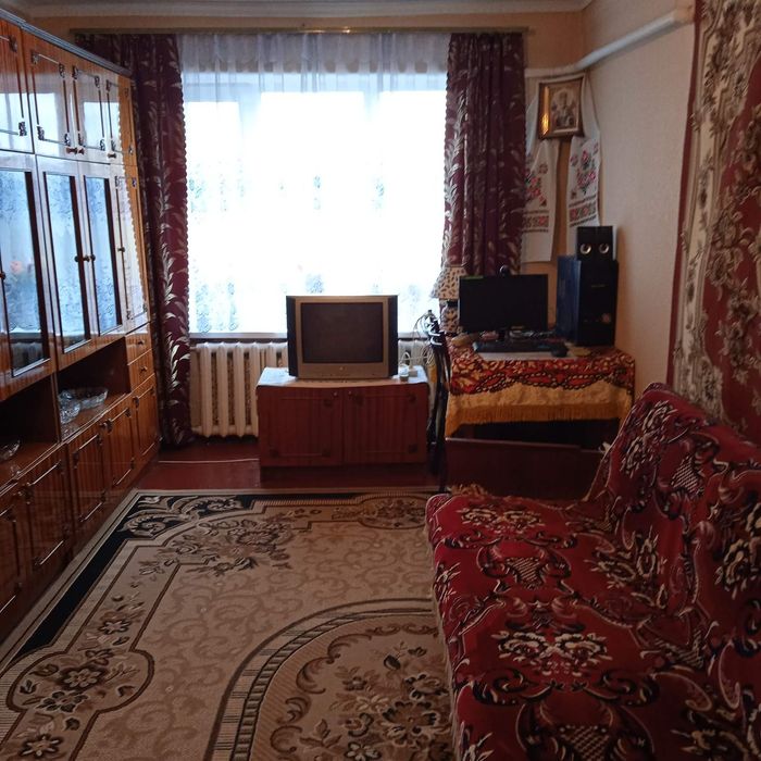 2-х кімната квартира в центрі селища Веселинове