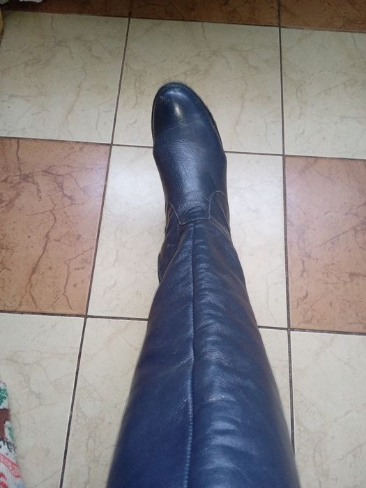 Сапожкі високі шкіряні