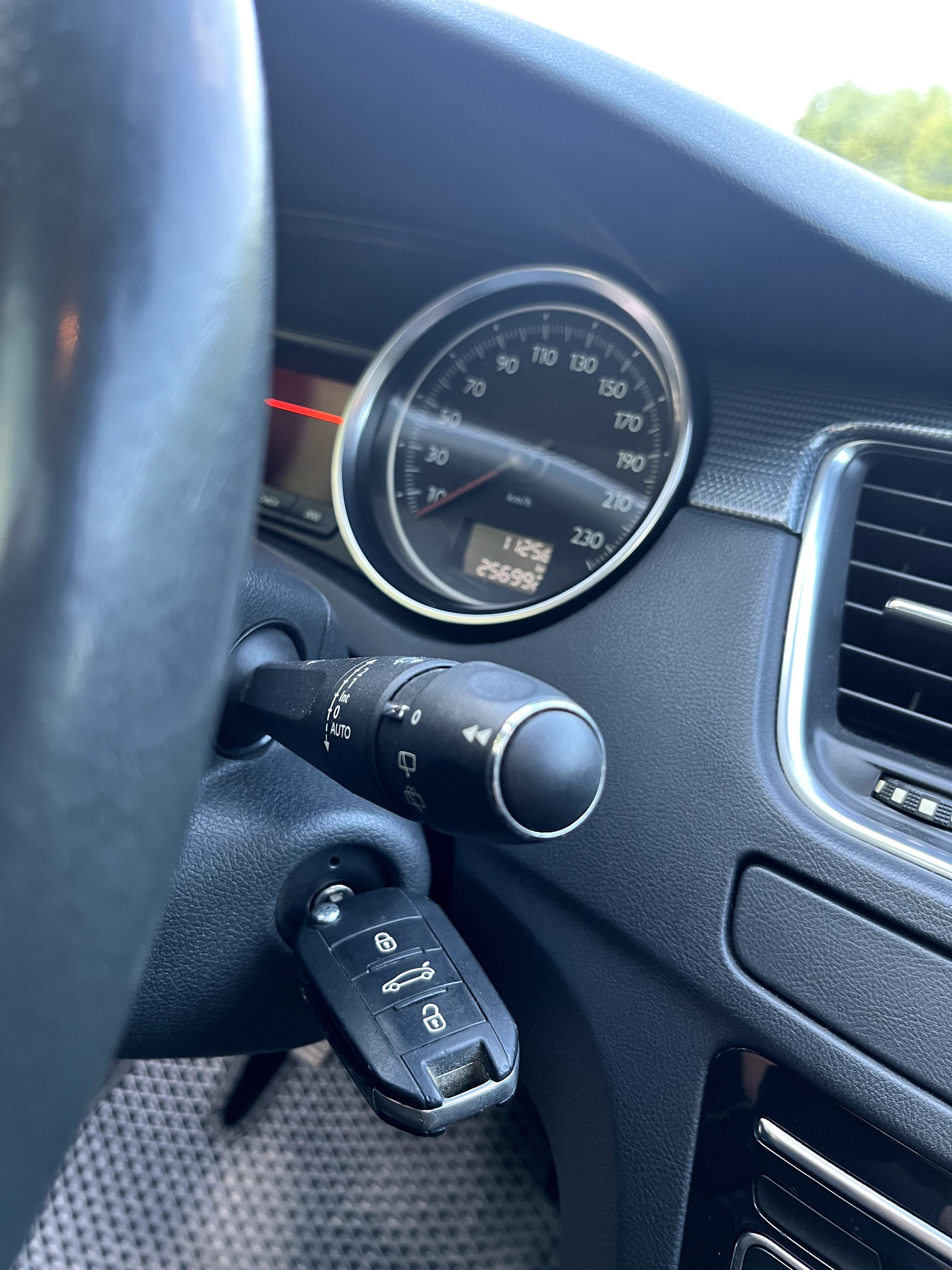 Peugeot 508 SW 2012 1.6 Дизель універсал панорамний дах пежо 508