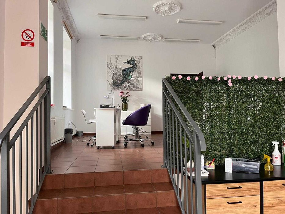 Poszukiwana manicurzystka