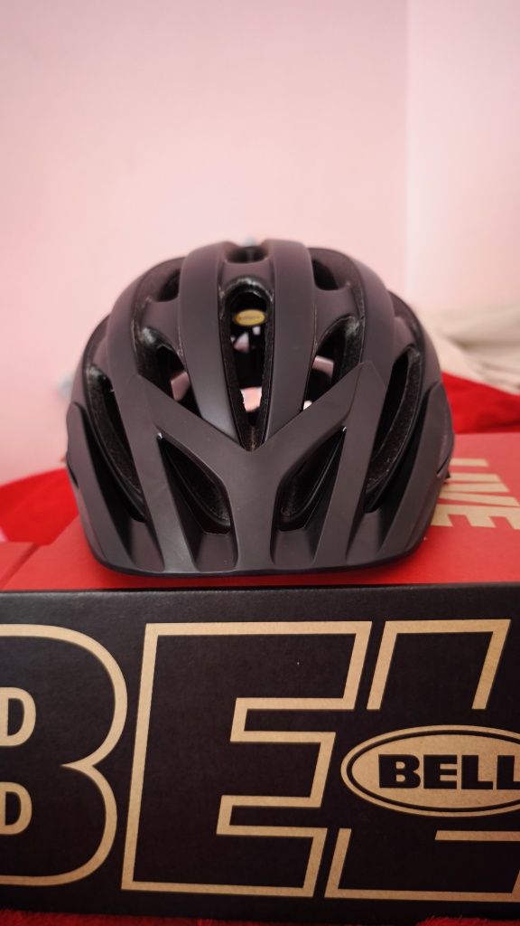 Kask Bell Catalyst MIPS r.M nowy