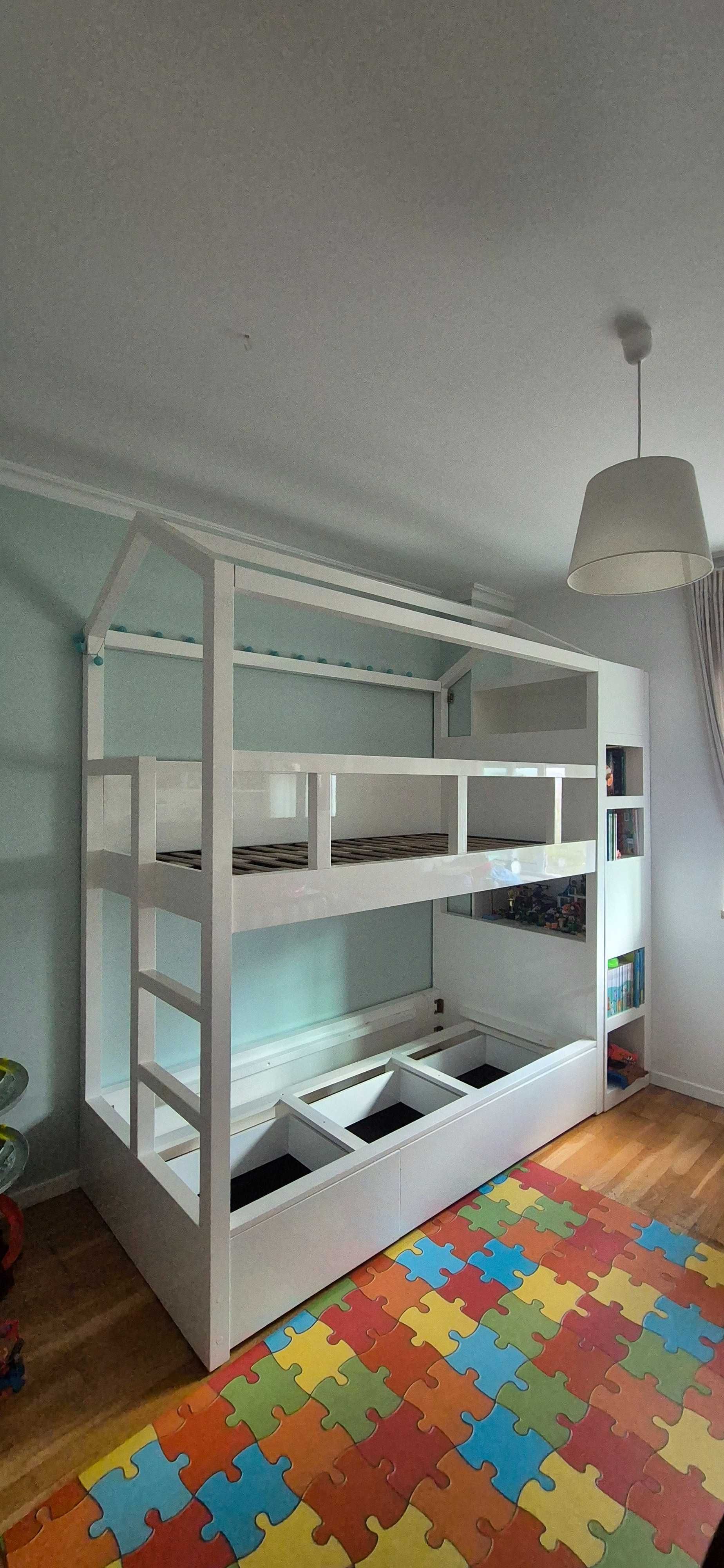 Beliche da Interdesign branco lacado com 3 gavetões de arrumação