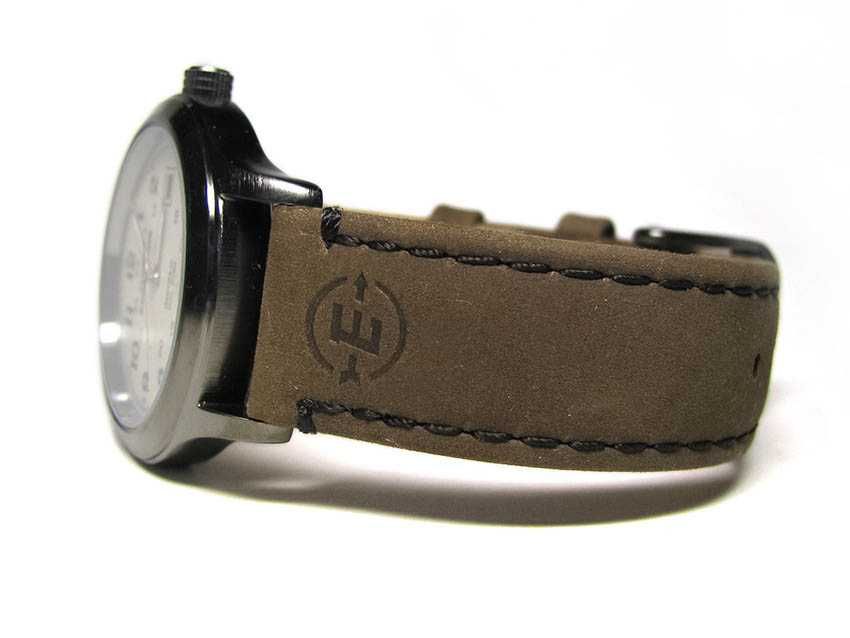 Timex T49870 Expedition Scout Ø36мм із шкіряним ремінцем