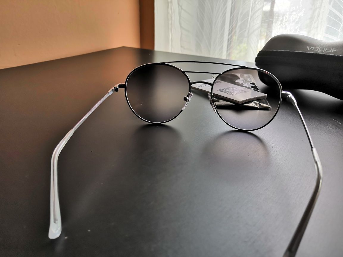 Nowe oryginalne Okulary przeciwsłoneczne Vogue VO4117S 548/0J