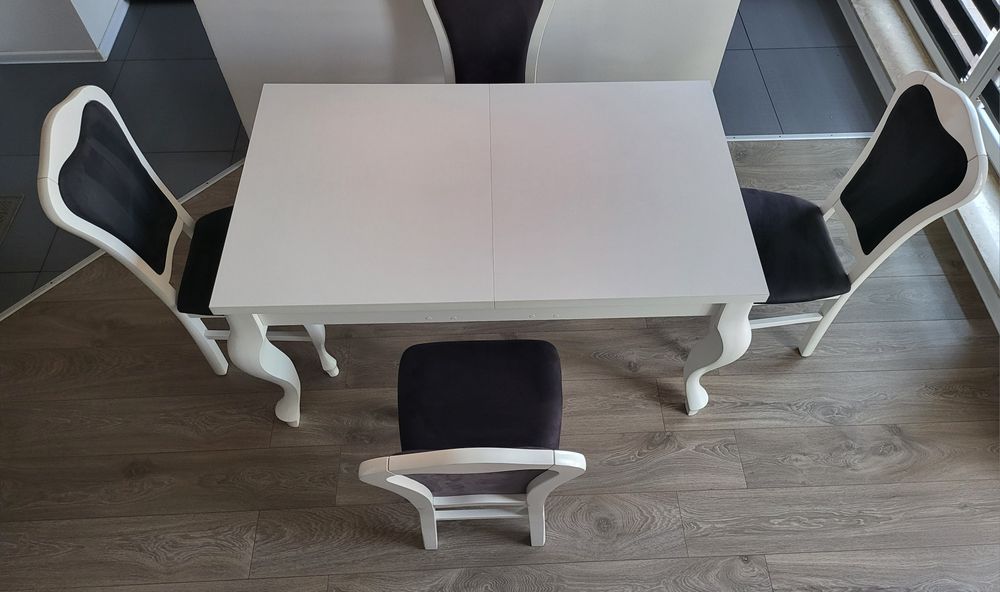 Stól z 4 krzesłami w stylu ludwikowskim rozkładany do 180cm