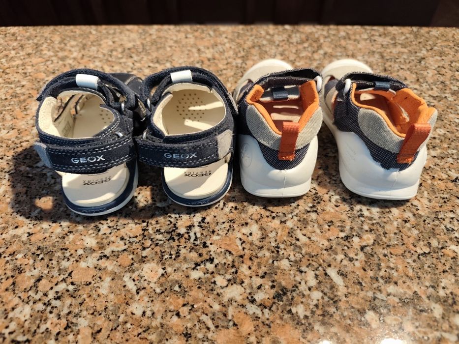 Sandálias menino Geox e biomecanics tam.22