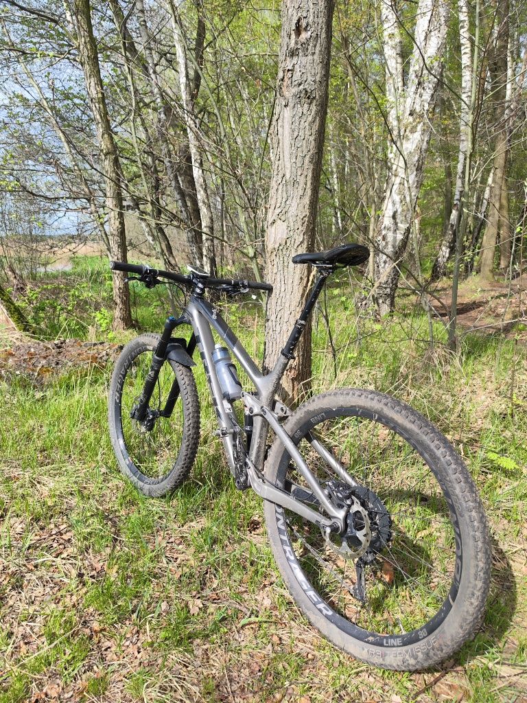 Trek fuel carbon ex 9.8 z 2018 roku.