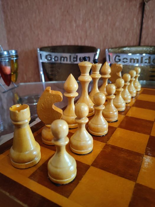 Набор звезда Старые деревянные Шахматы 42х42 см.