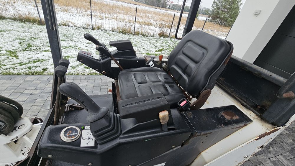 Minikoparka Bobcat 320