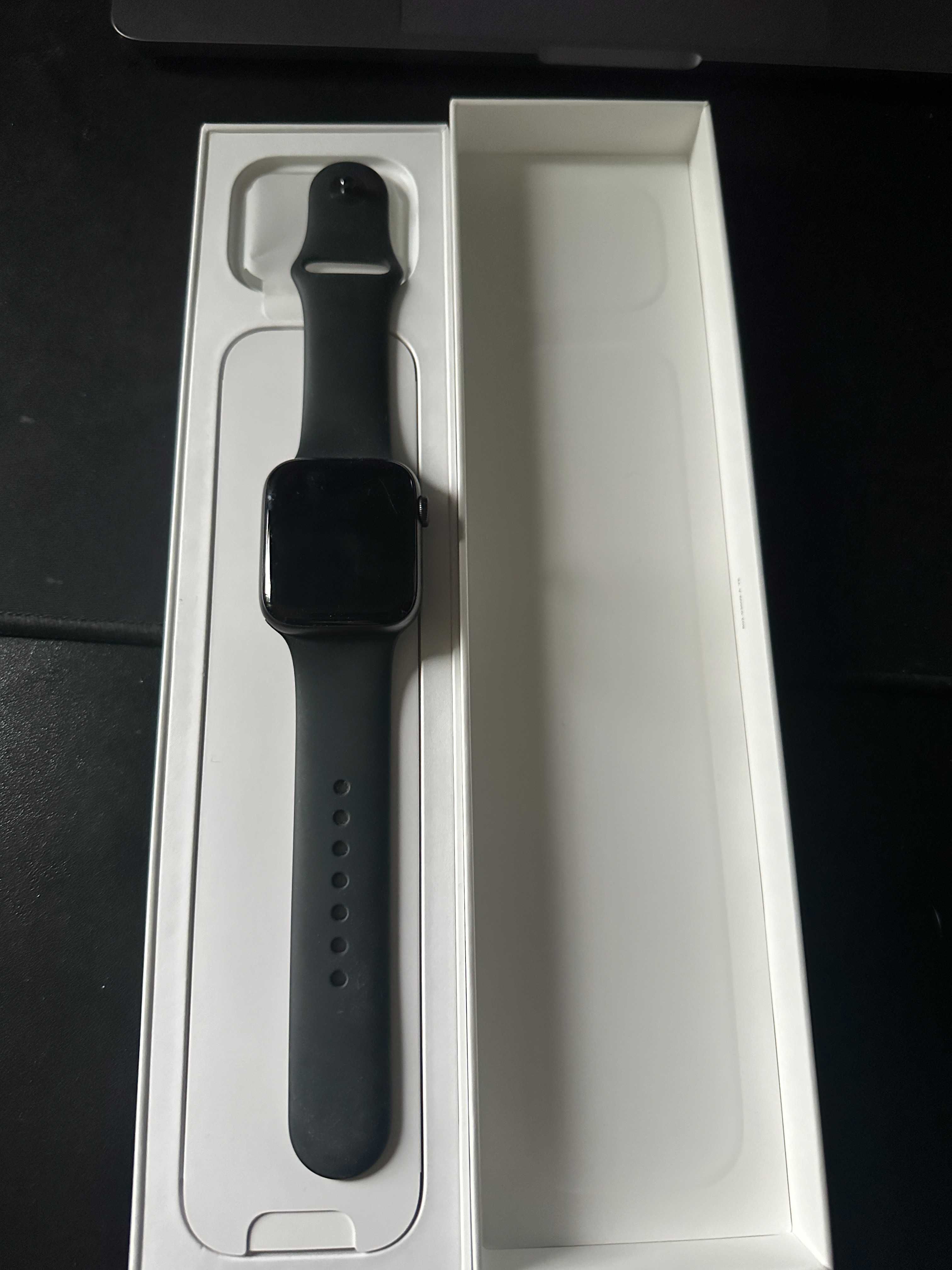 Apple Watch SE 44MM CELLULAR