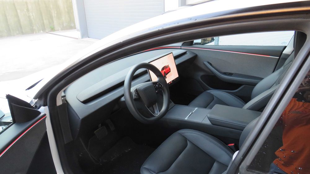 Tesla Model 3 2024 – Standard Range RWD – 24600 km – Nacional