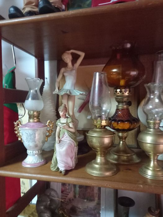 Candeeiros antigos a petróleo.