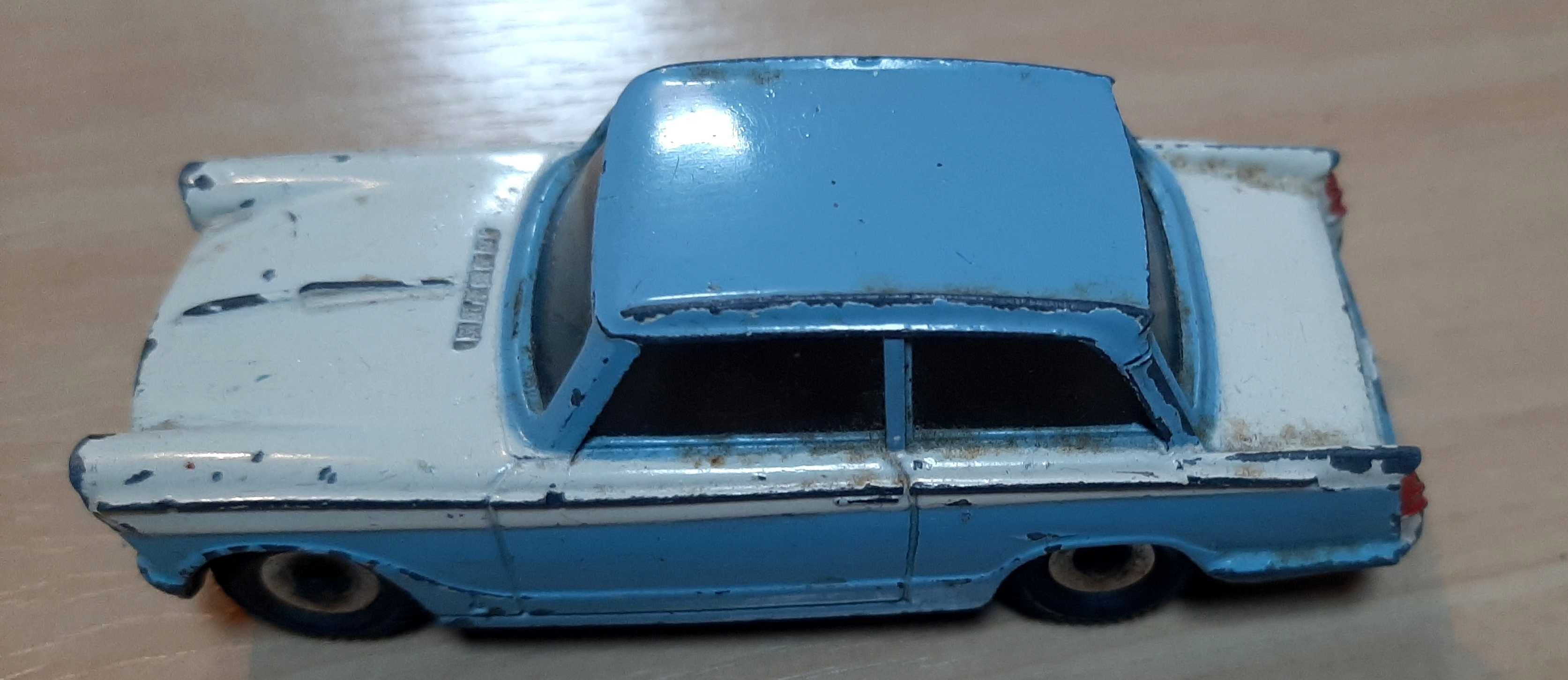 Miniatura antiga Dinky Toys Triumph Herald