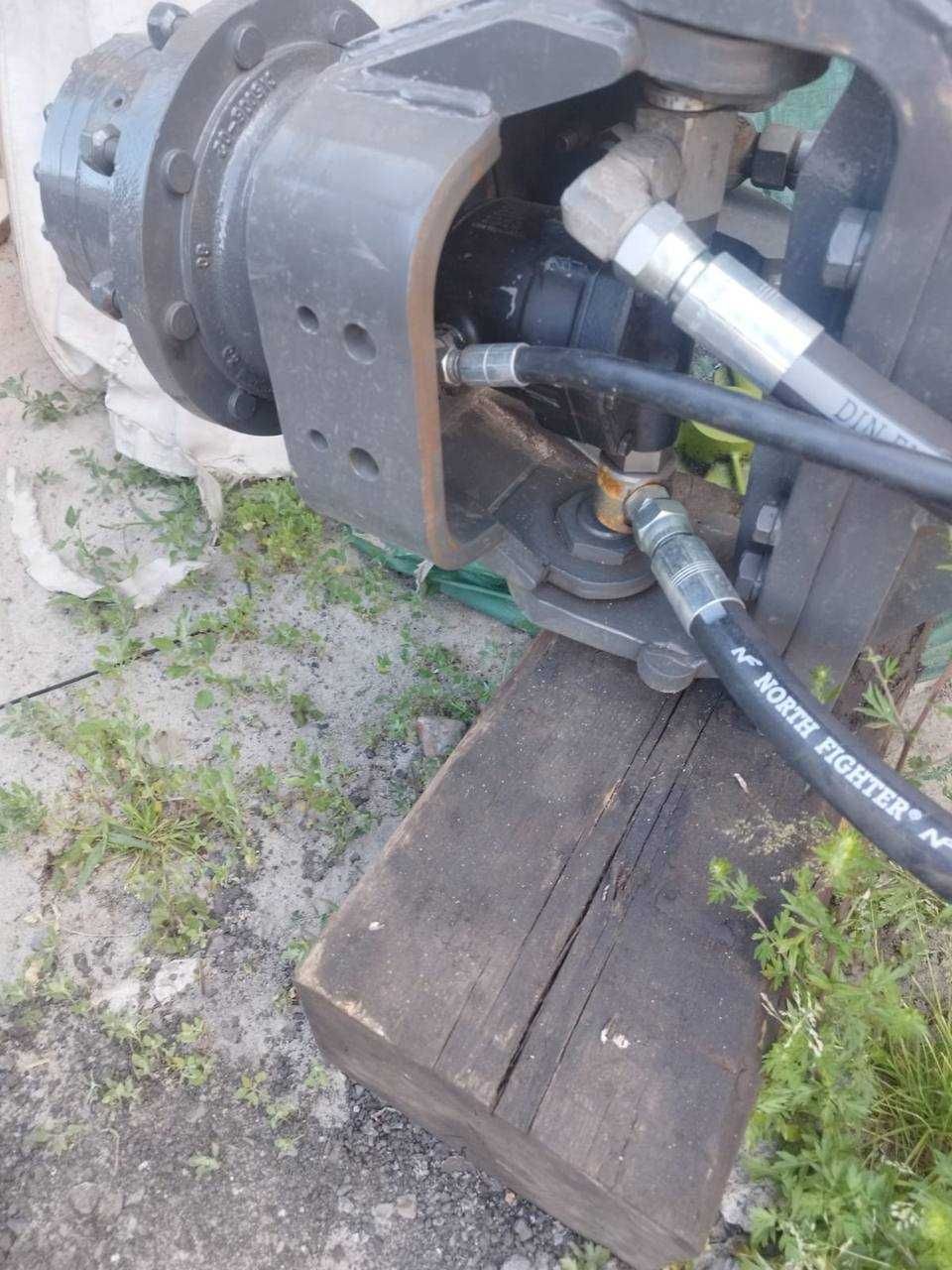 Oś tylna z napędem CLAAS Dominator MEGA 4x4 medion tukano  + 2 felgi