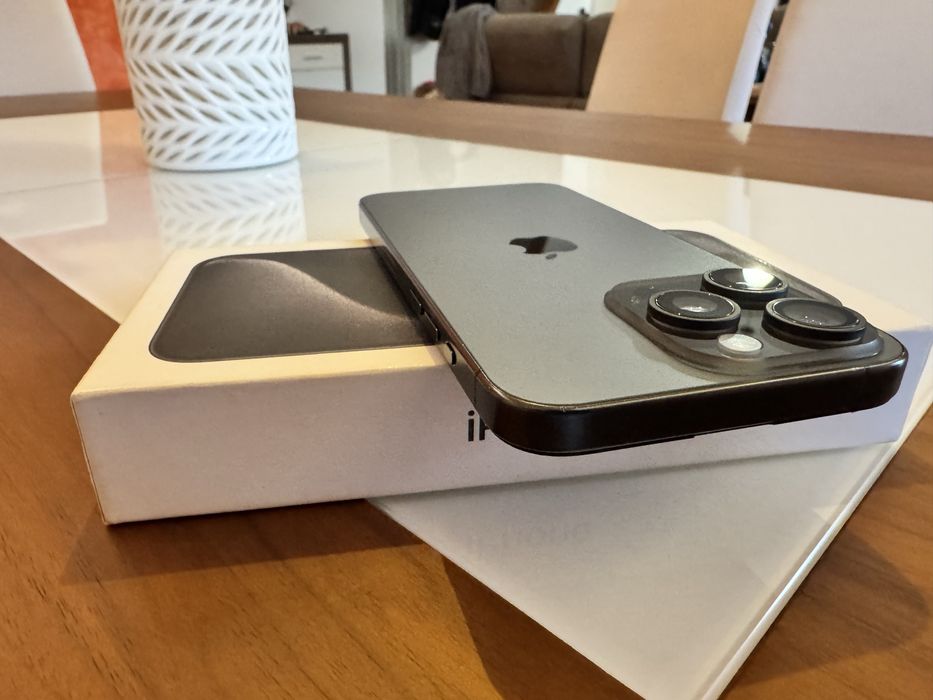 iPhone 15 Pro Max 256GB Cinza Espacial