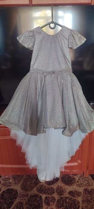 сукня для свята,116-122,в ідеалі
