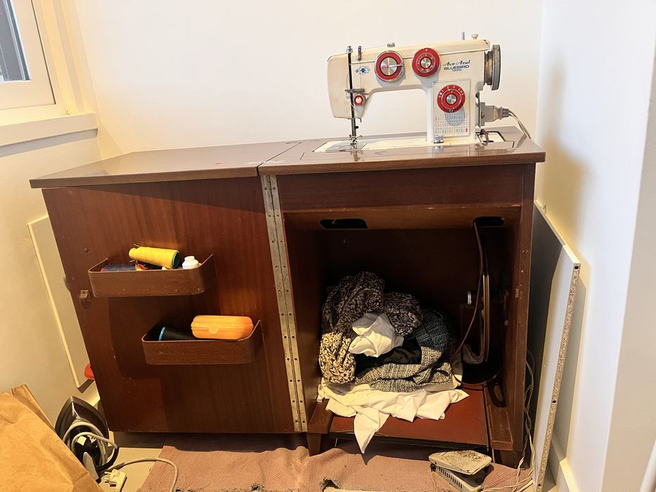 Maquina costura Ave Azul