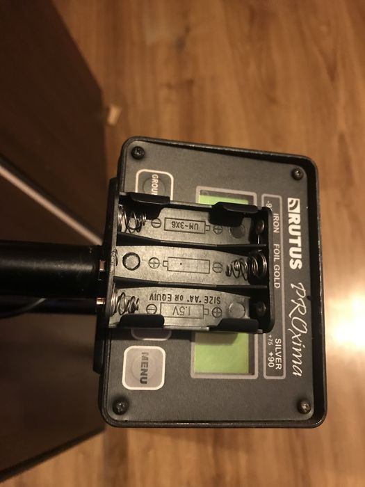 Koszyczek na baterie Rutus argo proxima