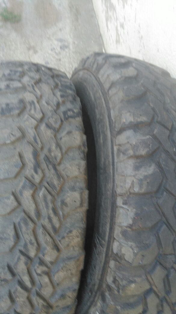 Par de pneus usados bom piso