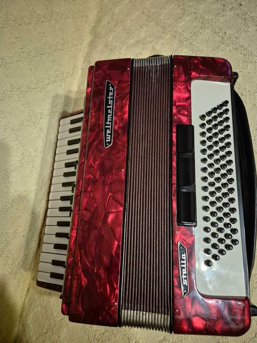 Akordeon Weltmeister 80 basów