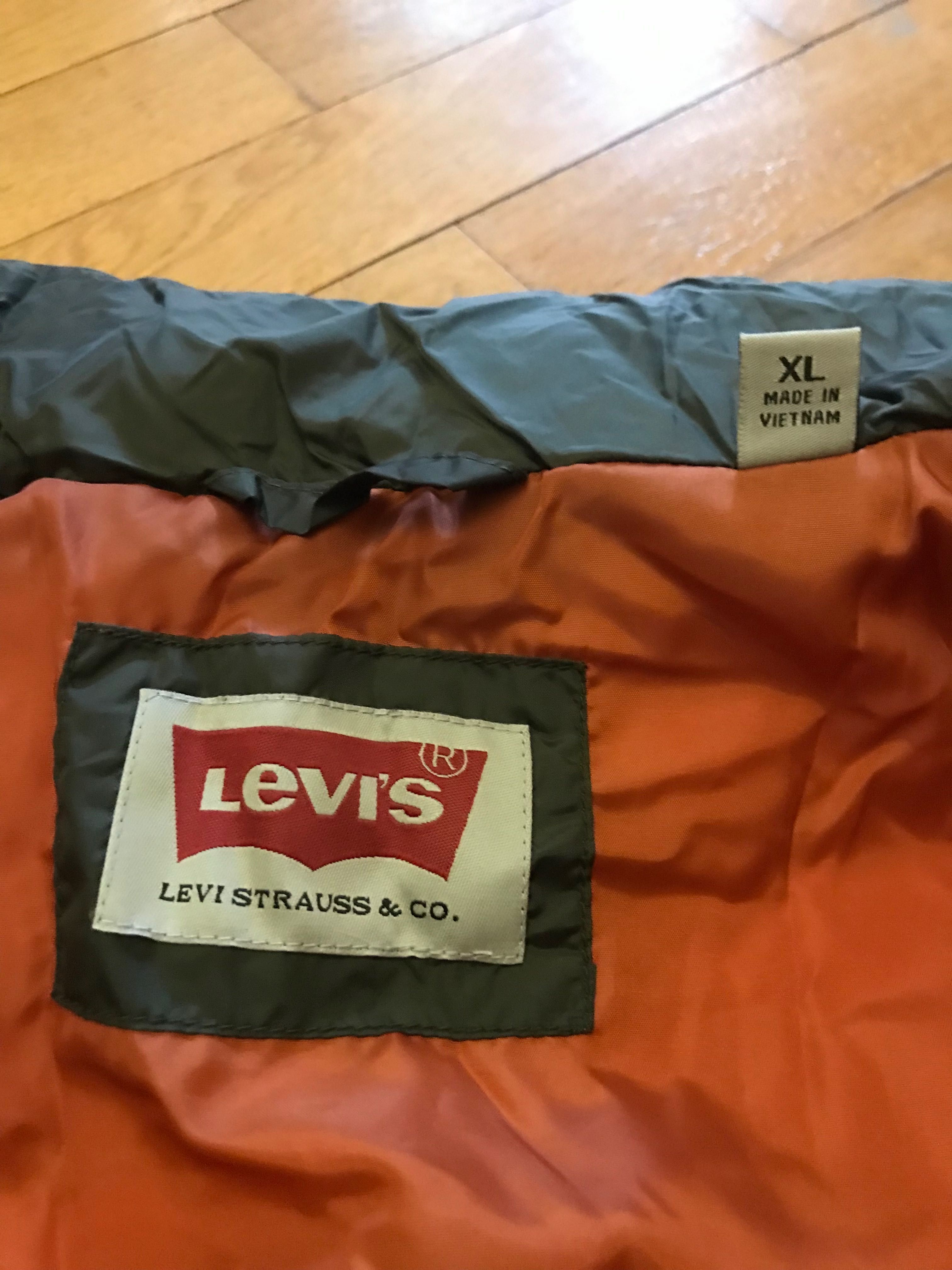 Продам шикарну куртку Levis,оригінал.з США.Нова з бірками.