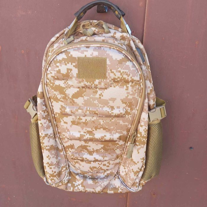 Рюкзак камуфляжний піксель 2 відділення 35 літрів USB та mini Jack 3,5