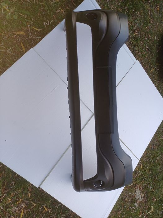 Zderzak przedni Renault Trafic