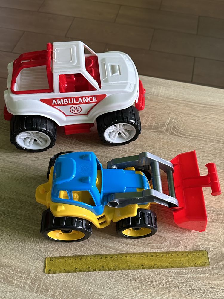 Трактор та машина - дитячі іграшки