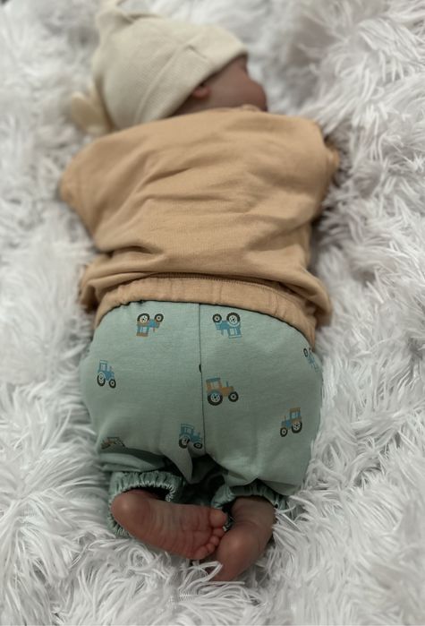 Bebé reborn feito à mão