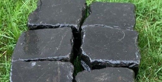 Kostka. Bazaltowy starobruk