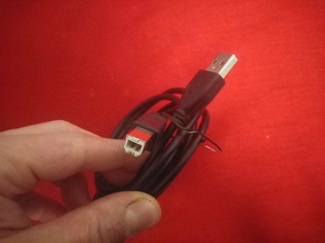 Kabel do drukarki HP starego typu chyba 2060.