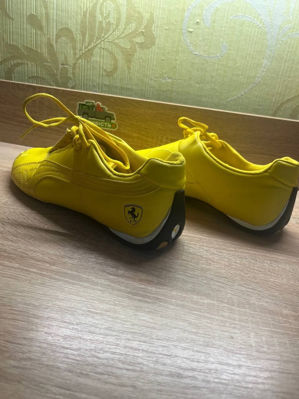 Кросівки  PUMA .