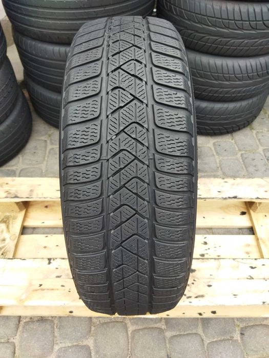 205.65.16 jedna opona Pirelli Sottozero 3